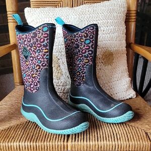Muck animal print boots, size 4